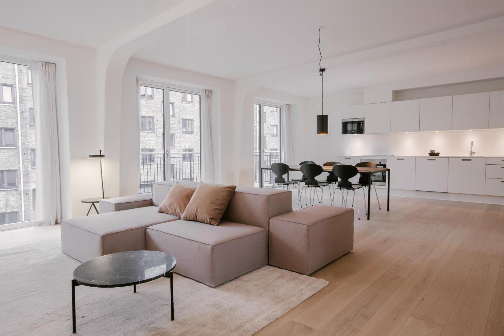 Lejlighed Stunning 2-bed Wlarge Balcony *